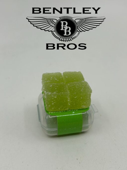 CUBE Gummies package featuring 4 fruit-flavored 250mg THC gummy cubes totalling 1000mg