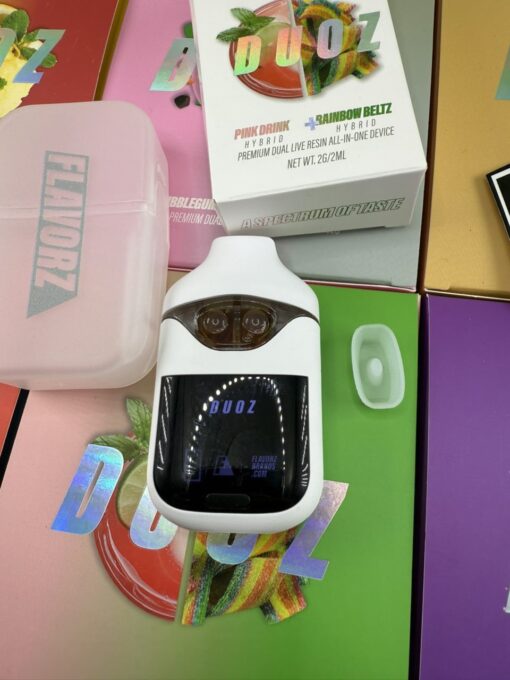 DUOZ Disposable 2G Dual Chamber Vape DUOZ Disposable 2G Dual Chamber Vape product packaging and device